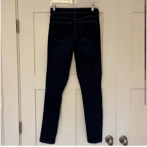 J Crew 9" HIGH RISE toothpick jean in Point Lake wash - Picture 3 of 9